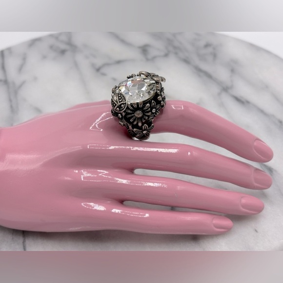 Chunky Flower & Ladybug Antique Silver Tone Crystal Costume Ring Stretch Band - Picture 2 of 14